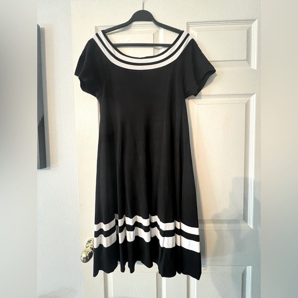 NWT 2X Scoop Neck Stretchy Sweater Knit Black & White Striped Dress from Torrid